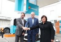 MINEM inauguró la primera electrolinera de Repsol en Perú.